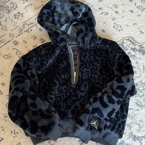 Black Jordan fur 3/4 zip